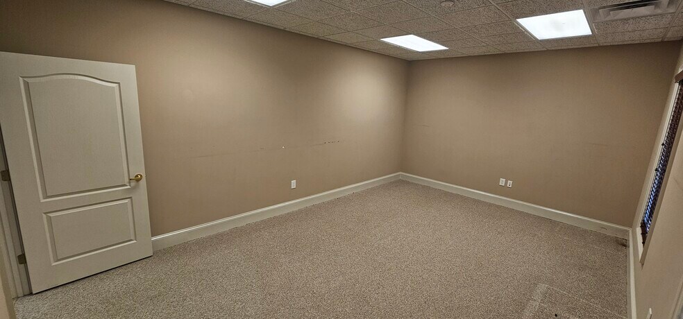 More Photos Of 1900 Pennsylvania Ave, McDonough Office For Lease