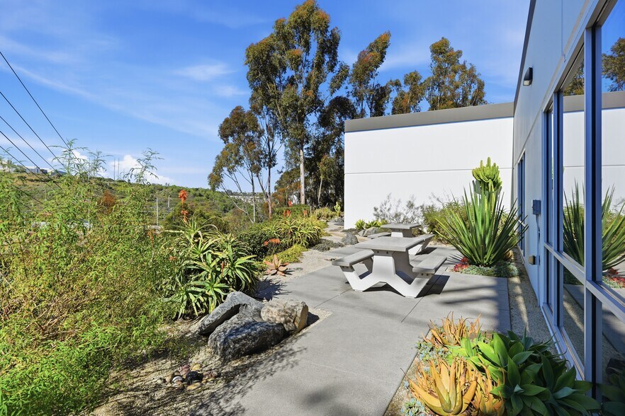 More Photos Of 9170-9190 Camino Santa Fe, San Diego Light Manufacturing For Sale