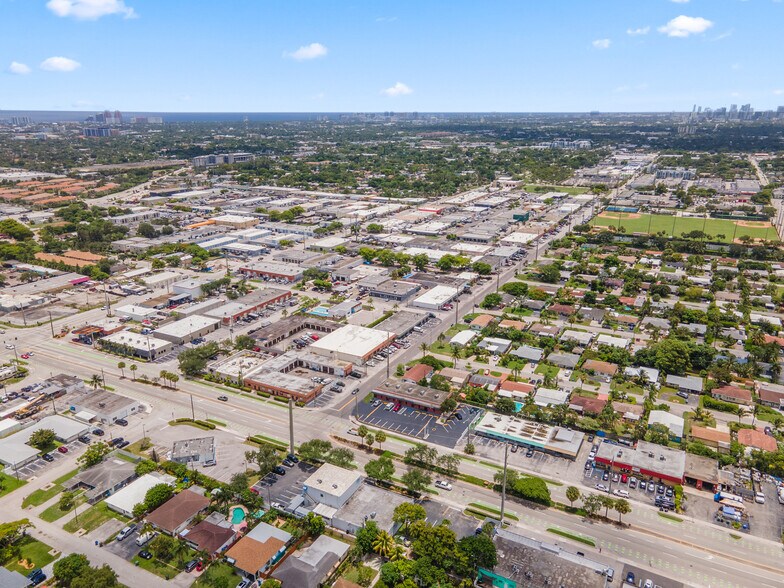 More Photos Of 370 E Prospect Rd, Oakland Park Office For Sale