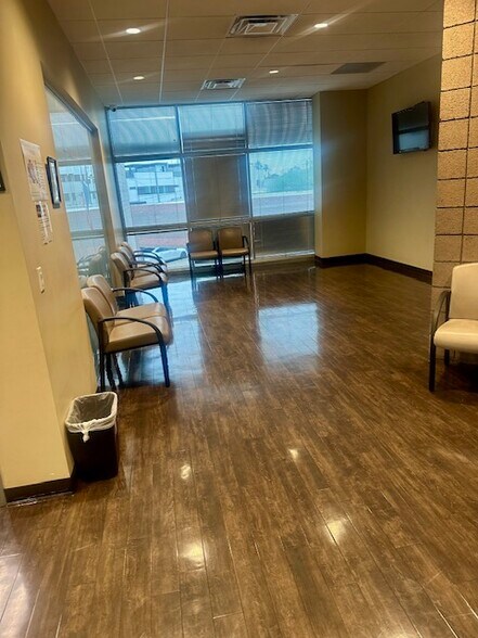 More Photos Of 370 E Virginia Ave, Phoenix Medical For Sale