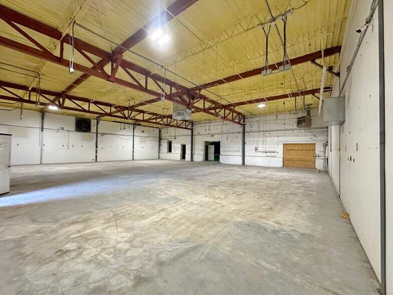More Photos Of 1210 NW 4th St, Oklahoma City Warehouse For Lease
