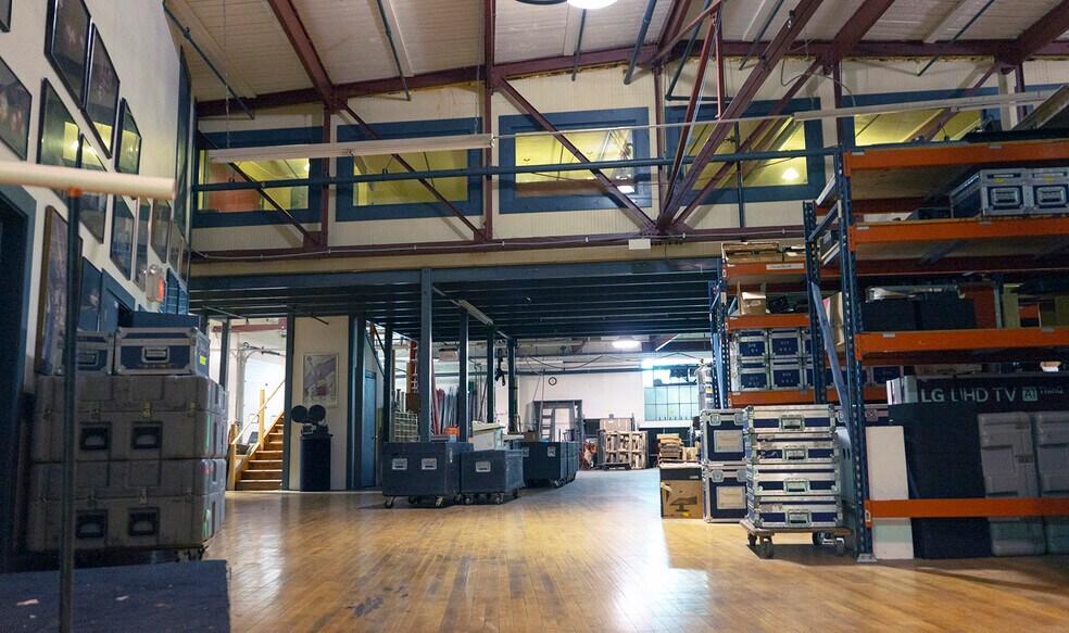 More Photos Of 210 W Lincoln Ave, Mount Vernon Warehouse For Sale