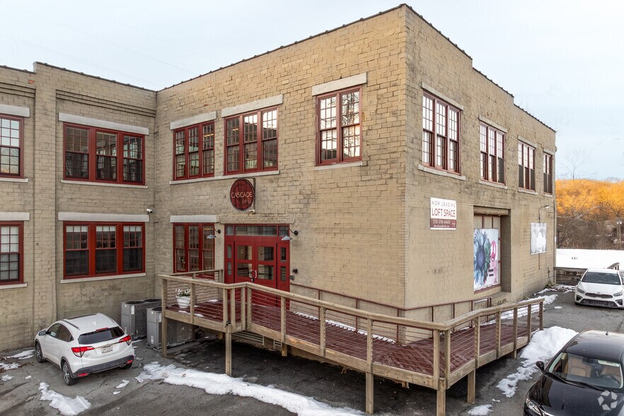 More Photos Of 21 W North St, Akron Apartments For Lease