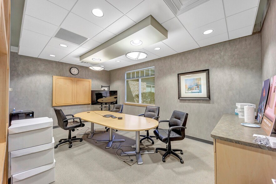 More Photos Of 900 W College Ave, Appleton Office For Lease