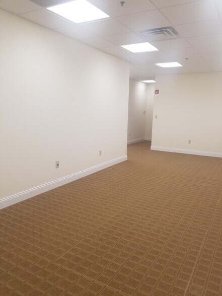 More Photos Of 1 Reserve Rd, Danbury Medical For Lease