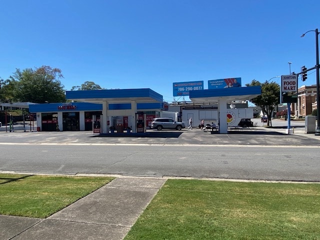 More Photos Of 610 Broad St, Rome Convenience Store For Lease