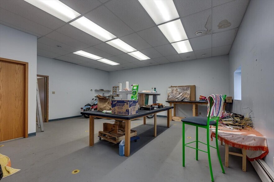 More Photos Of 4831 50 St, Alix Flex For Sale