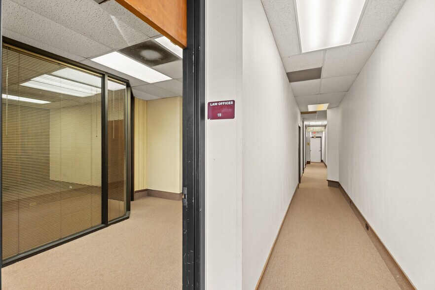 More Photos Of 1212 S Air Depot Blvd, Oklahoma City Office For Sale