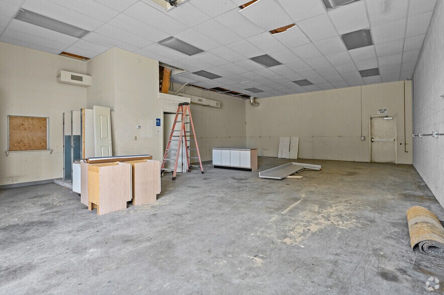 More Photos Of 5 Pethick Dr, Plains Township Office For Lease