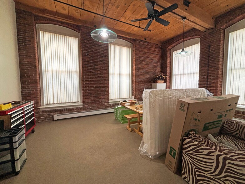 More Photos Of 125 Main St, Newmarket Apartments For Sale