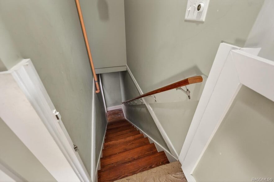 More Photos Of 125 N Main St, Hastings Restaurant For Sale