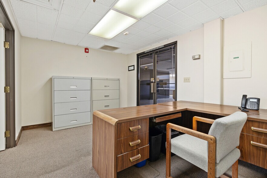 More Photos Of 1001 B Ave, Coronado Medical For Sale
