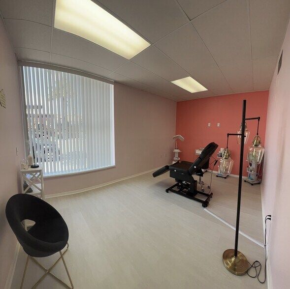 More Photos Of 1-3 S Orlando Ave, Cocoa Beach Office For Lease