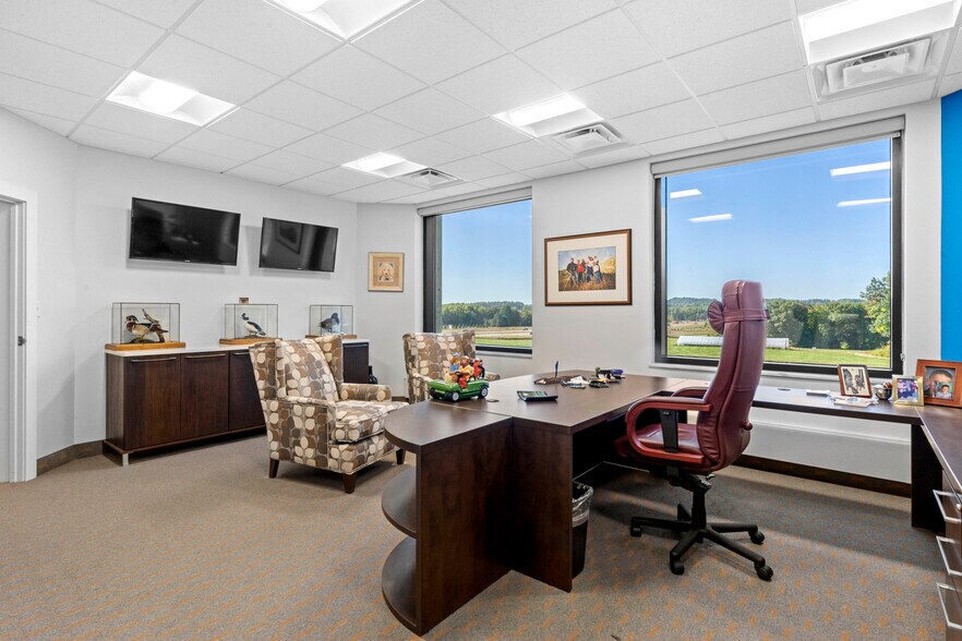 More Photos Of 1 Broadcast Way, Cadillac Medical For Sale