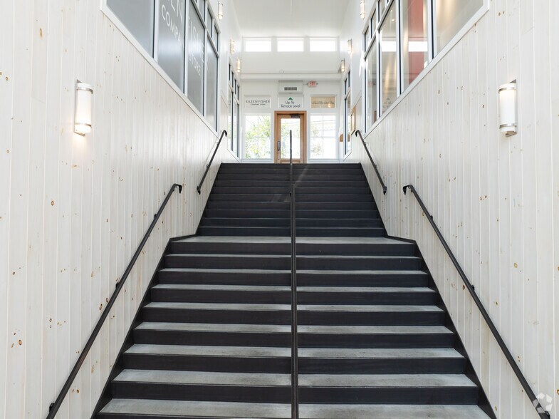 More Photos Of 135 Depot St, Manchester Center General Retail For Lease