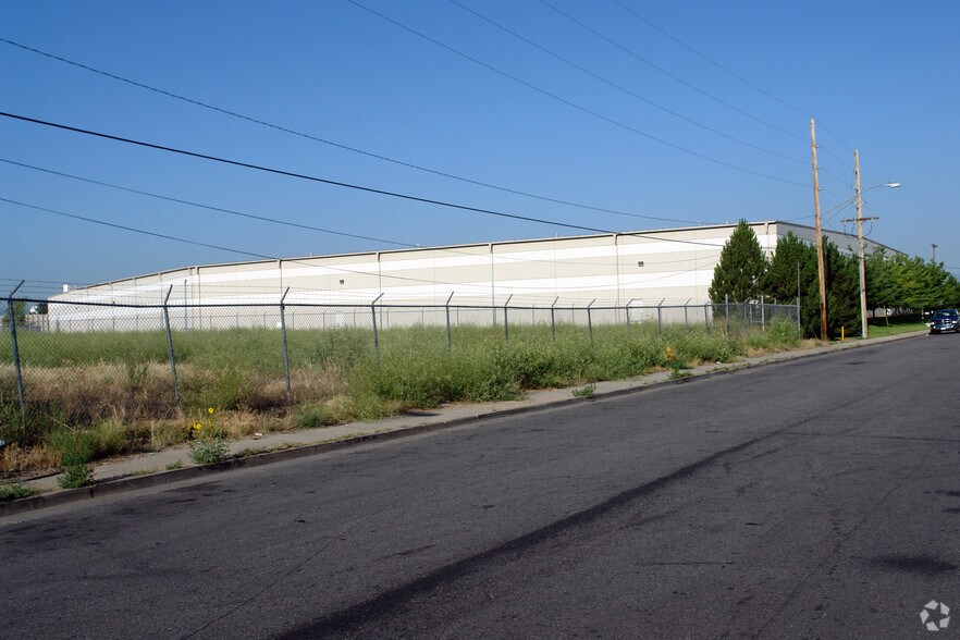 More Photos Of 4200 E 50th Ave, Denver Warehouse For Sale