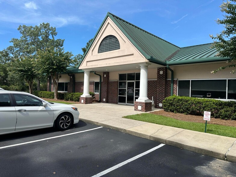 More Photos Of 2675 Lake Park Dr, North Charleston Medical For Lease