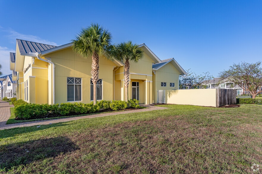 More Photos Of 4670 Cardinal Way, Naples Office For Lease