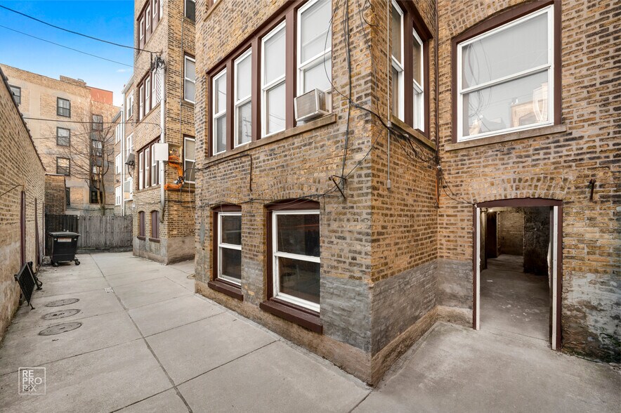 More Photos Of 7661 N Sheridan Rd, Chicago Apartments For Sale