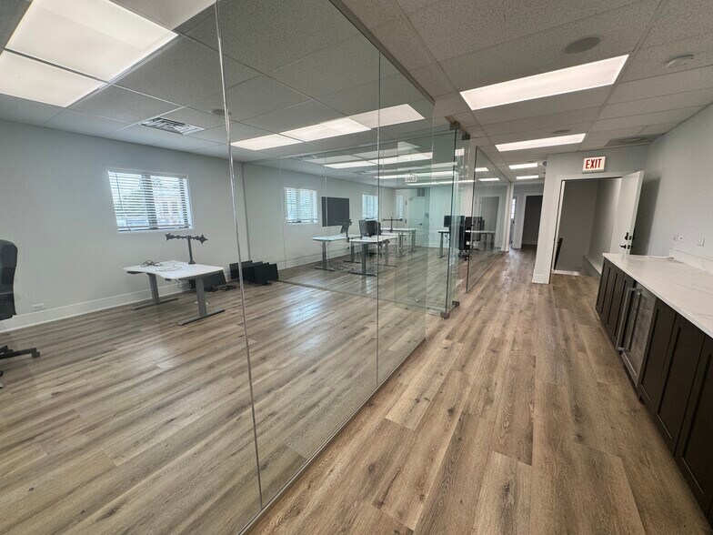 More Photos Of 5816 N Lincoln Ave, Chicago Storefront Retail Office For Sale