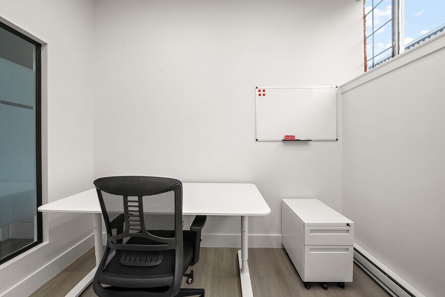 More Photos Of 4845 Rue Jean-Talon O, Montréal Storefront For Lease