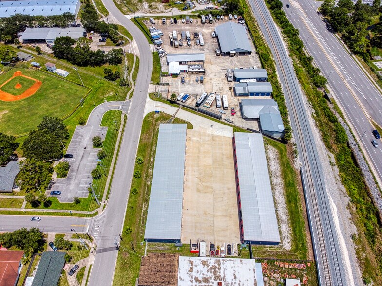 More Photos Of 2225 Avocado Ave, Melbourne Light Distribution For Lease