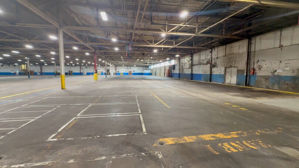 More Photos Of 1601 Blair's Ferry Rd NE, Cedar Rapids Manufacturing For Lease