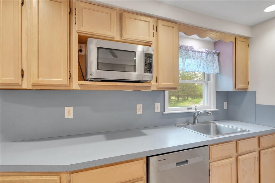 More Photos Of 47-49 Furnace ave, Wanaque Flex For Sale
