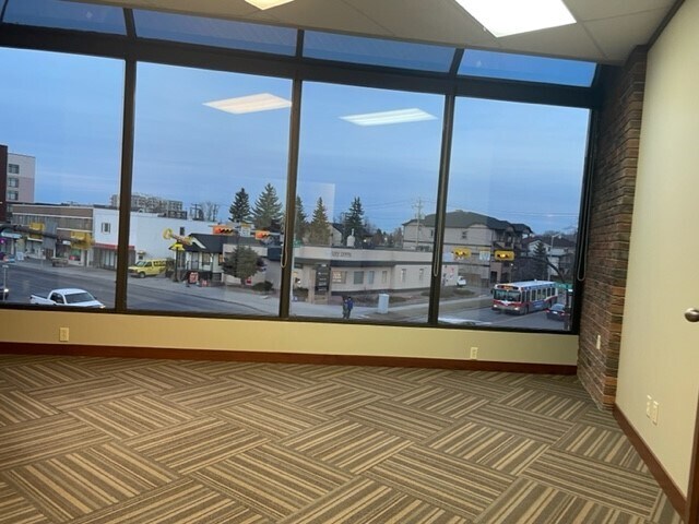 More Photos Of 1217 Centre St NW, Calgary Office For Lease