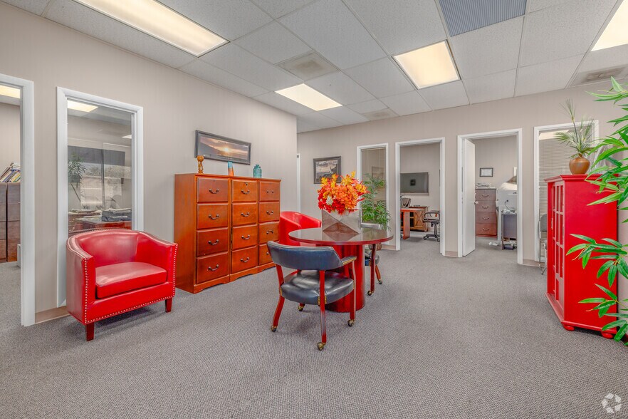 More Photos Of 101 Century 21 Dr, Jacksonville Office For Lease