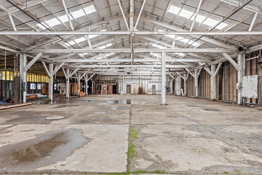 More Photos Of 934 S Main St, Willits Manufacturing For Lease