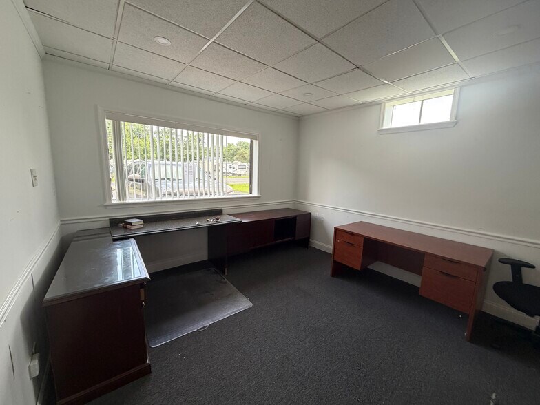 More Photos Of 3326 Forge Hill Rd, Street General Retail For Sale
