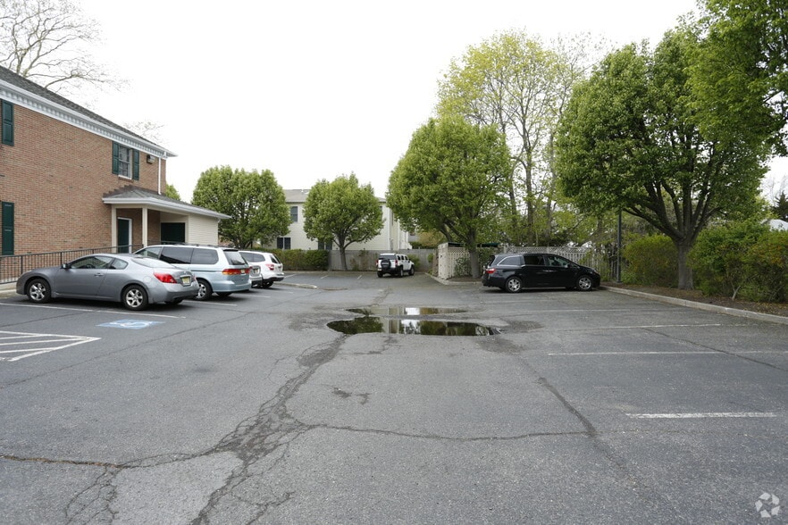 More Photos Of 600 Warren Ave, Spring Lake Office For Lease