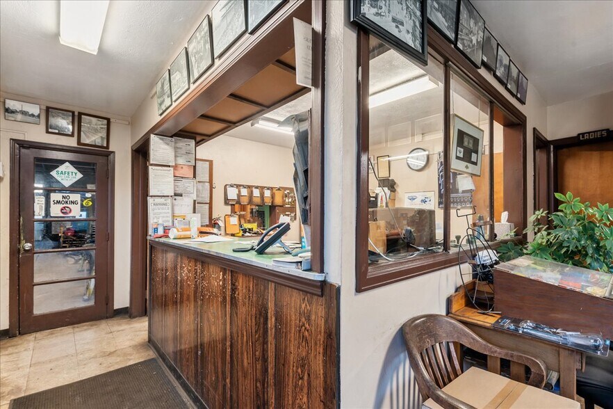 More Photos Of 368 Central Ave, Albany Auto Repair For Sale