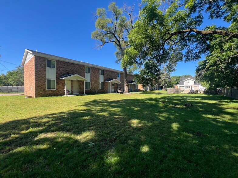 Primary Photo Of 863 Lincoln Ave, Holland Apartments For Sale