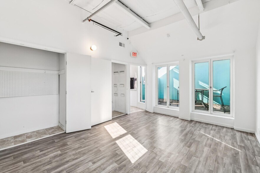 More Photos Of 2250 Jerrold Ave, San Francisco Warehouse For Sale