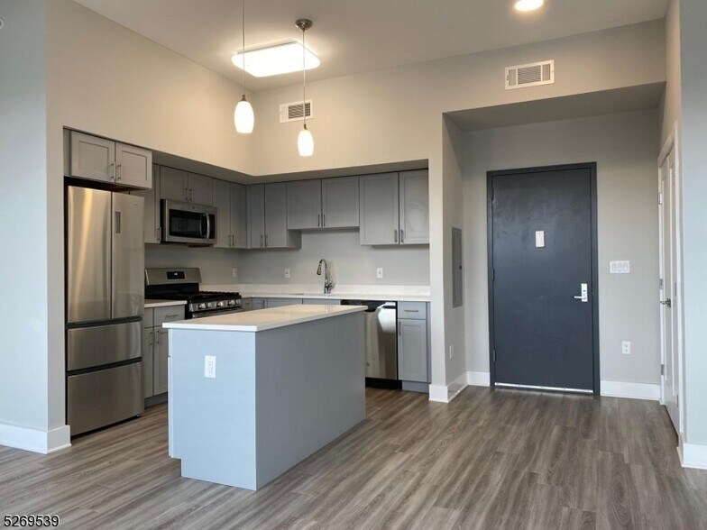 More Photos Of 22 Center St, Metuchen Apartments For Sale