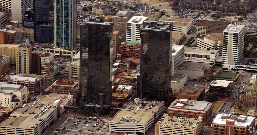 More Photos Of 301 Commerce St, Fort Worth Office For Lease