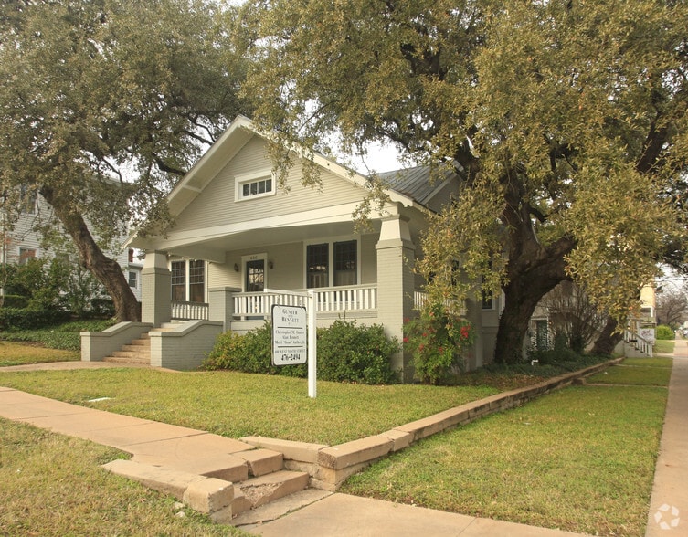 More Photos Of 600 W 9th St, Austin Office For Lease