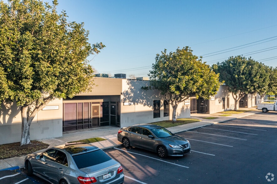 More Photos Of 3629 W MacArthur Blvd, Santa Ana Light Manufacturing For Lease