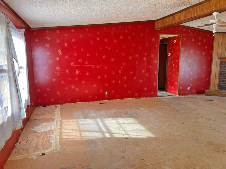 More Photos Of 3268 - 3244 River Fork Rd, Waterloo Bar For Sale