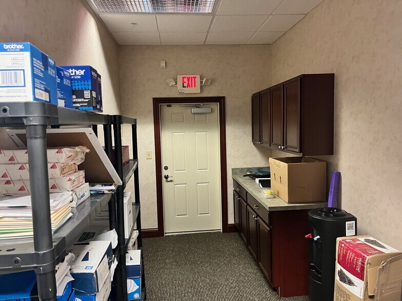 More Photos Of 8045 Washington Village Dr, Dayton Office For Sale