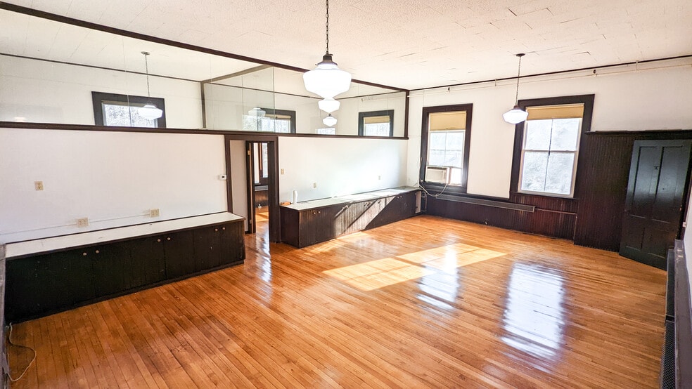 More Photos Of 28 School St, Branford Loft Creative Space For Lease