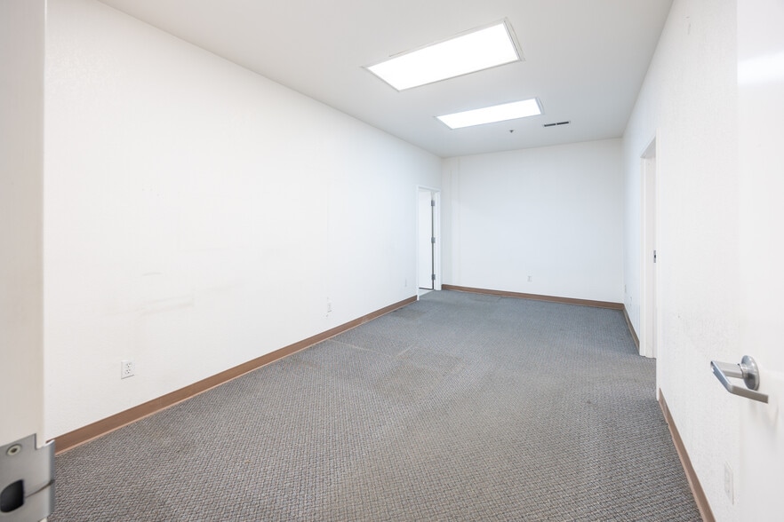 More Photos Of 360 Swift Ave, South San Francisco Warehouse For Lease