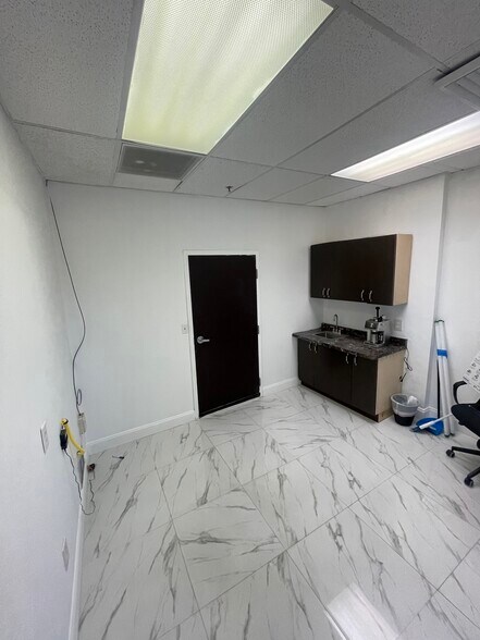 More Photos Of 12550 Biscayne Blvd, North Miami Medical For Sale