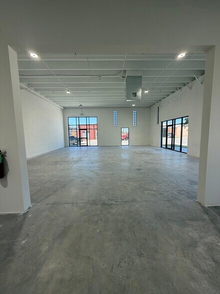 More Photos Of 223 N Boulder Ave, Tulsa General Retail For Lease