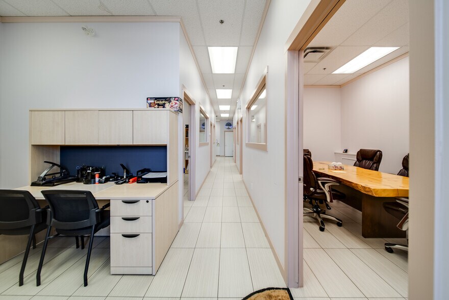 More Photos Of 16620 71 St NW, Edmonton Storefront For Sale