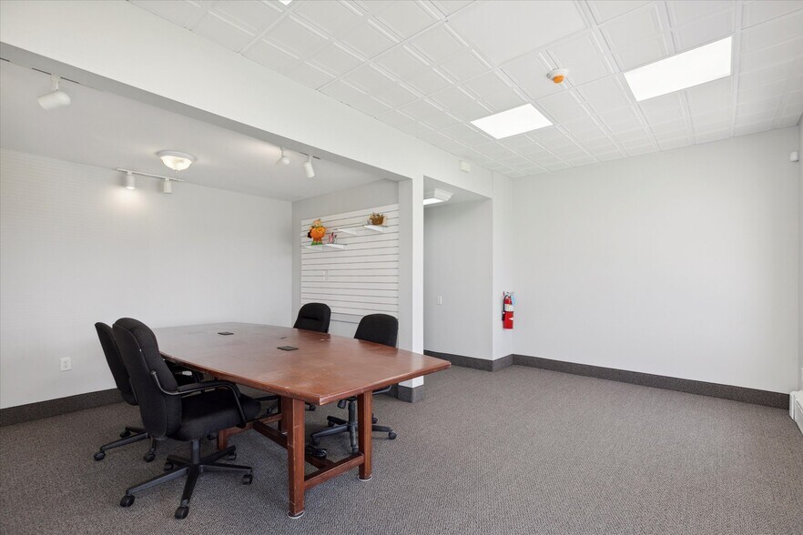 More Photos Of 363 W Johnson Hwy, Norristown Office For Lease