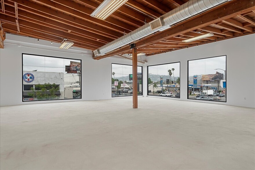 More Photos Of 176 N La Brea Ave, Los Angeles Storefront Retail Office For Sale