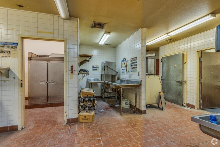 More Photos Of 3969 Las Vegas Blvd S, Las Vegas Bar For Lease